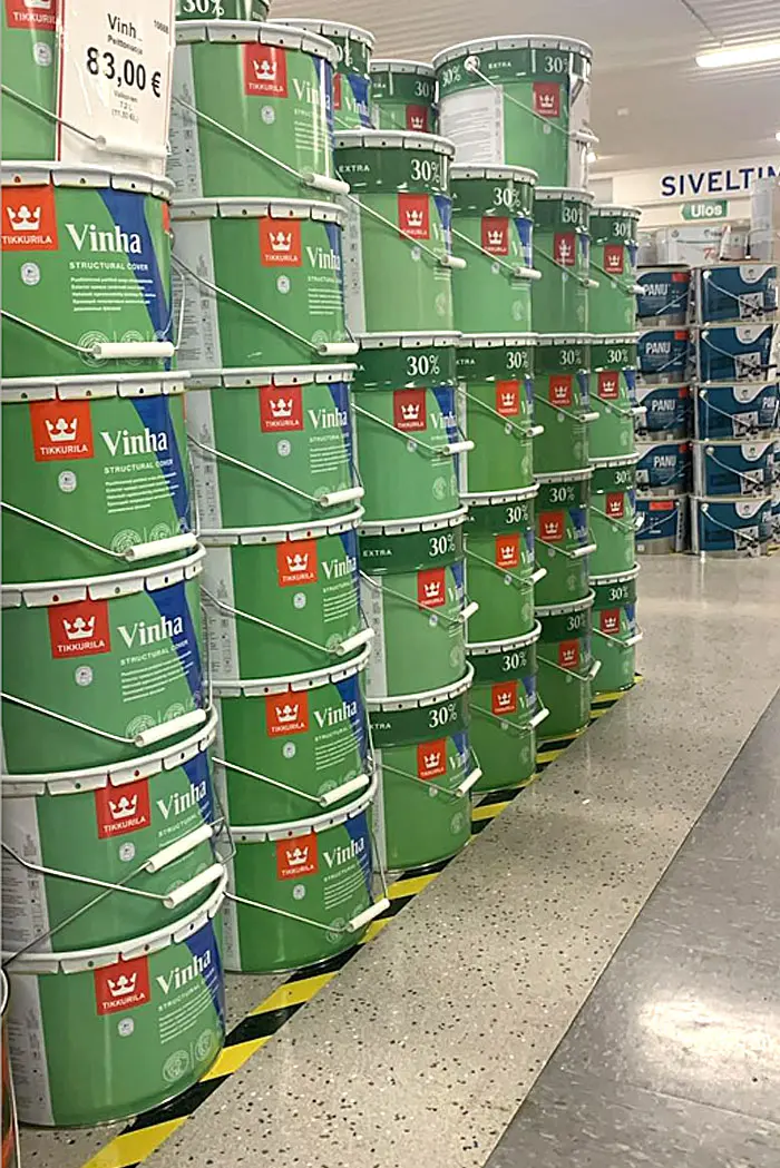 Ulkomaalit Värirauman liikkeestä